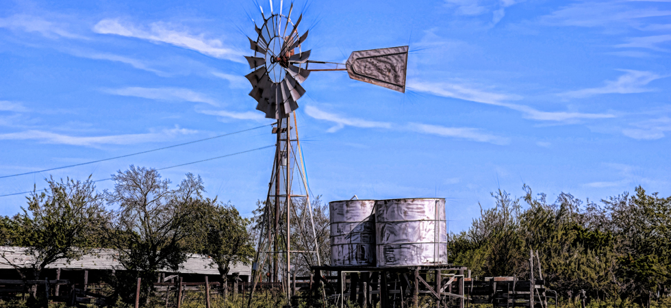 Photo of a windmill in Texas